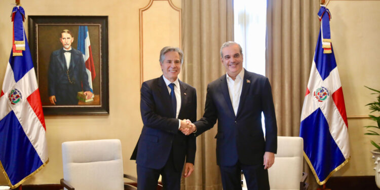 Presidente Abinader recibe en visita oficial al secretario de Estado norteamericano, Antony Blinken