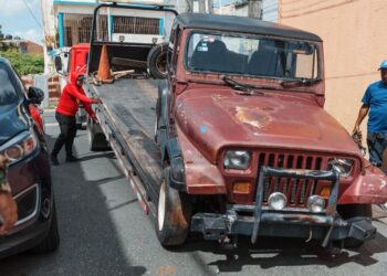 Alcaldía del DN retira chatarras que ocupaban espacios públicos en Ensanche La Paz y Honduras