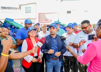Alcaldía de Santiago entrega motos eléctricas para impulsar la limpieza en el hospedaje Yaque
