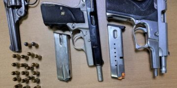 PN y MP incautan pistolas y revólver sin documentos mediante allanamientos en Santiago