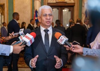 Presidente del Senado dice respeta trabajo de comisión estudia propuesta reforma constitucional