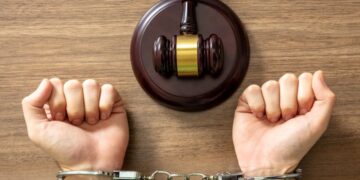 Imponen 10 años de prisión a hombre que amenazó de muerte a su madre