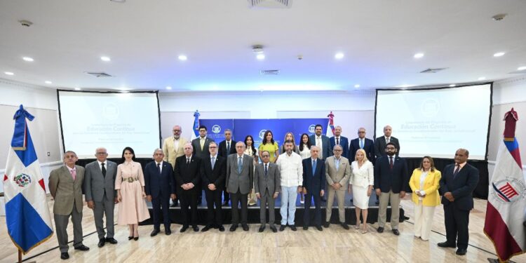 Tribunal Constitucional presenta programa de educación continua para servidores jurisdiccionales