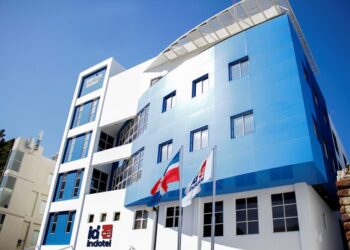 Indotel garantiza transparencia en compras y contrataciones y admite firma digital