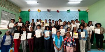 MINERD reconoce 92 estudiantes del Distrito10-03 por desempeño en Pruebas Nacionales