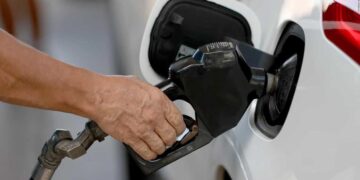 4 combustibles bajan de precio, principales se mantienen iguales para la semana del 14 al 20 septiembre 