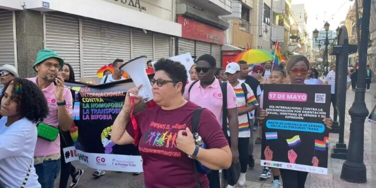 Activista social Rosanna Marzán denuncia atropello a grupo de personas comunidad LGBTIQ+