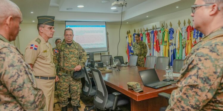 Comandante General Ejército verifica condiciones y refuerza procesos en direcciones estratégicas 