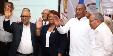 UNEV elige como nuevo rector a Rafael Reyes; promete impulsar la innovación y tecnología de la IA