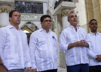 El presidente Luis Abinader elogia la gestión del alcalde Dío Astacio en la limpieza de SDE