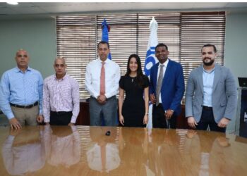 Indotel incorpora personas con discapacidad en sus direcciones Jurídica, Tecnología y Protección al Usuario