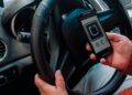 Denuncian conductores de Uber exigen cobro doble e ilegal durante viaje