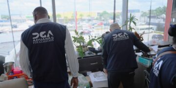 Aduanas y DGII continúan lucha contra el comercio ilícito fiscalizando a importadoras chinas