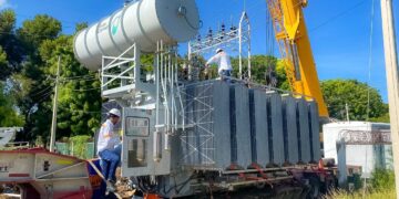 Edesur Dominicana instala en Neiba un transformador de mayor potencia para mejorar el servicio de electricidad