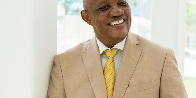 Feria del Libro 2024 rendirá homenaje al escritor Mateo Morrison