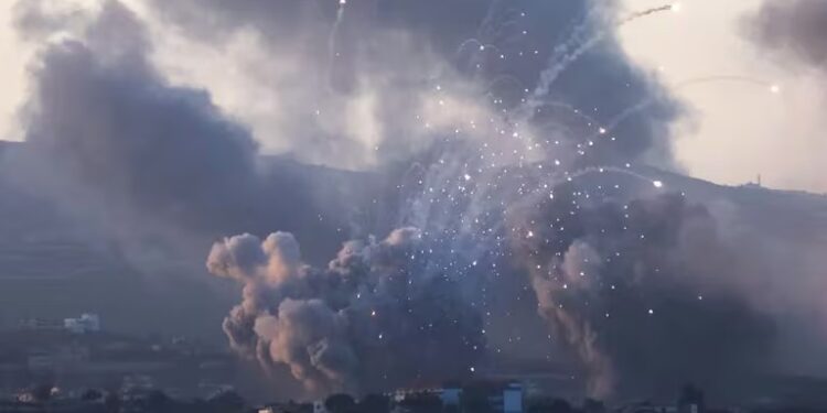 Israel lanzó una operación contra más de 300 objetivos del grupo terrorista Hezbollah en el sur del Líbano