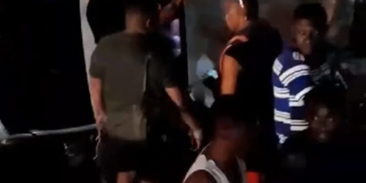 Diputados Aldo Adon y su familia sufre accidente en autopista Duarte