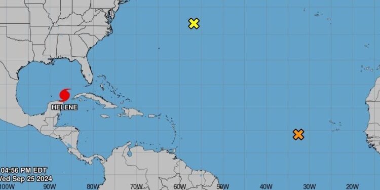 Helene se convierte en huracán frente a la península de Yucatán y en camino a Florida