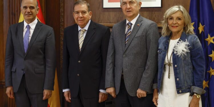 Edmundo González se reúne con partidos en el Congreso español