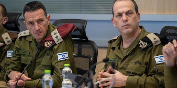 Israel se alista para una posible incursión en Líbano