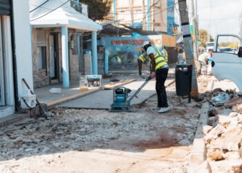 Alcaldía del Distrito Nacional construye aceras, contenes e imbornales en varios sectores de la capital