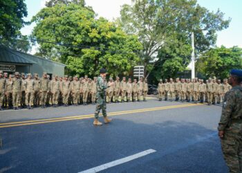 Comandante General del Ejército visita Batallón de Policía Militar