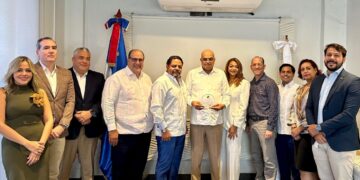 Adesinc reconoce aportes del general Del Orbe y Katia Salomón a la seguridad privada