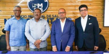 Alcalde Dío Astacio y SRSM Juramentan Nuevo Director del Hospital Ralma para mejorar la salud en SDE