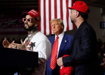 Anuel AA y Justin Quiles ofrecen apoyo a Donald Trump en mitin en Pensilvania