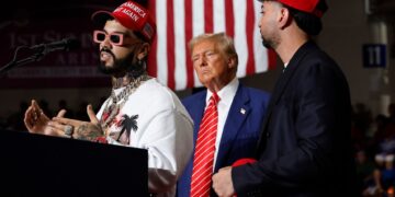 Anuel AA y Justin Quiles ofrecen apoyo a Donald Trump en mitin en Pensilvania