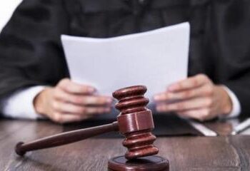 Fiscalía logra condenas de 30 años de prisión contra de dos hombres que asesinaron un taxista en SDE   