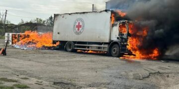 Un bombardeo ruso dejó tres muertos en un convoy de la Cruz Roja Internacional en muertos