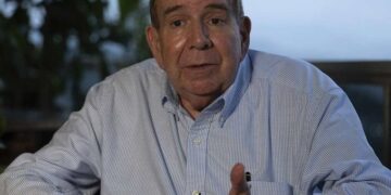 Edmundo González prevé reunirse este jueves con Sánchez y Albares en Madrid