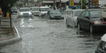 Aguaceros fuertes, tormentas eléctricas y ráfagas continuarán este sábado