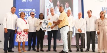 Presidente Abinader entrega 700 nuevos apartamentos en SDE