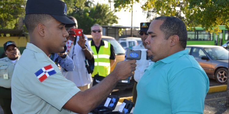 Hoy Inicia plan piloto del Intrant de retén de alcoholimetría a choferes