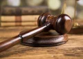 Dictan 30 y 20 años para dos hombres por asesinato de un adolescente