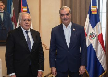 Presidente Abinader recibe en Palacio al secretario general de la OEA, Luis Almagro