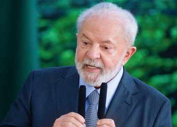 Hospitalizan al presidente de Brasil, Lula da Silva