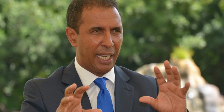 Domingo Contreras renuncia del PLD