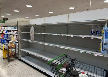 Así lucen los supermercados de la Florida tras paso inminente de huracán Milton