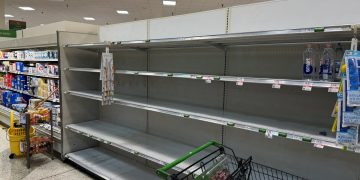 Así lucen los supermercados de la Florida tras paso inminente de huracán Milton