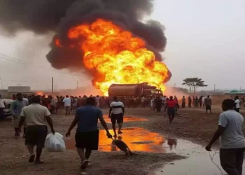 Explosión de un camión cisterna deja cerca de 100 muertos en Nigeria
