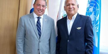 Tripulante VIP fortalece relación con la Junta de Aviación Civil