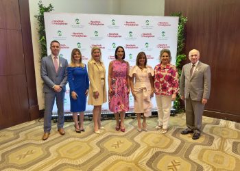 Reconocida oncóloga de EE.UU. destaca necesidad de iniciar la mamografía a edad temprana