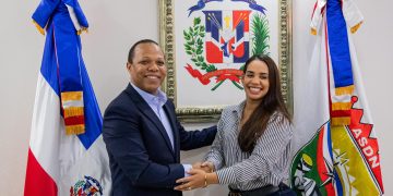 Alcaldesa Betty Gerónimo recibe visita de cortesía de director de INTRANT, Milton Morrison