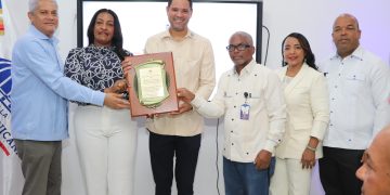 Rafael Amador Figaris agradece la oportunidad al frente de la Regional 15 de Educación