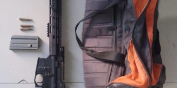 Ocupan fusil en residencia vinculada a sospechoso de venta de armas en Baní