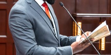 Diputado Carlos de Pérez resalta decisión del presidente Luis Abinader de retirar proyecto fiscal 