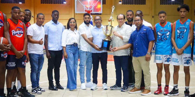 Víctor Pichardo deja inaugurado XXII Torneo de Baloncesto Superior Yamasá 2024